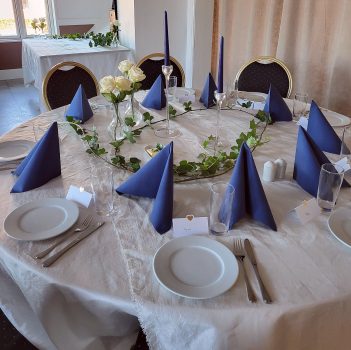 Dækket op ti festmenu og bryllup hos Madpigerne  i Førslev Forsamlingshus